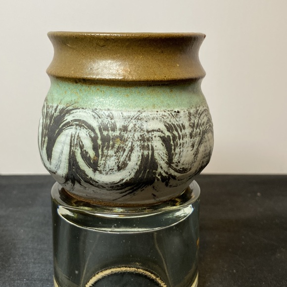 Set of 5 Artist Signed Pottery Mugs - Picture 3 of 7